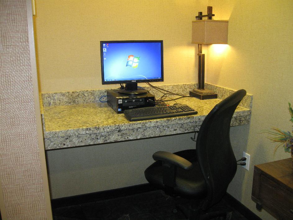 Little Missouri Inn & Suites Watford City Экстерьер фото
