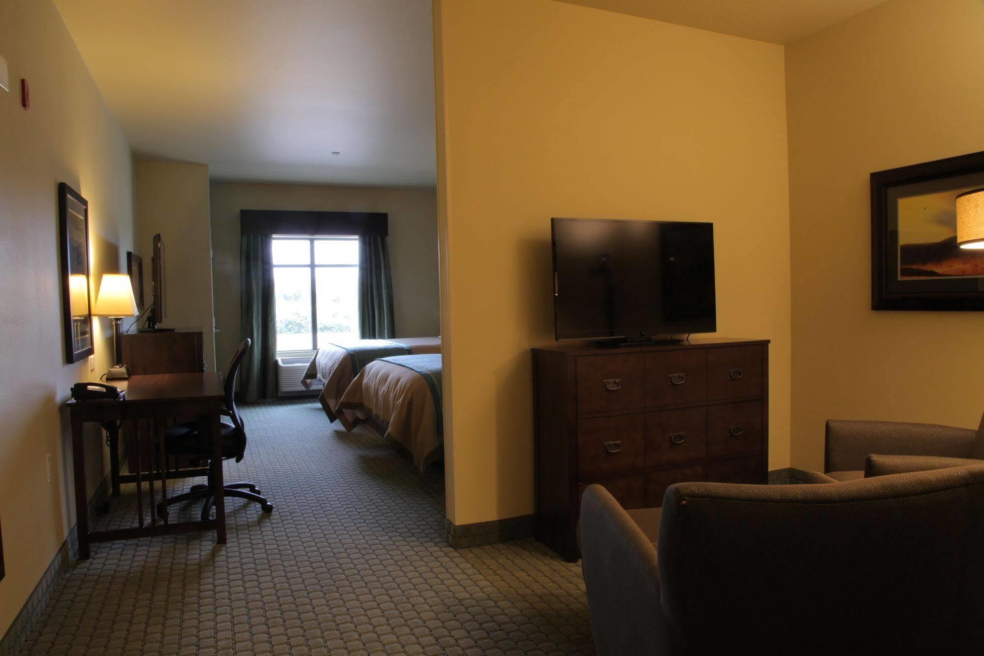 Little Missouri Inn & Suites Watford City Экстерьер фото
