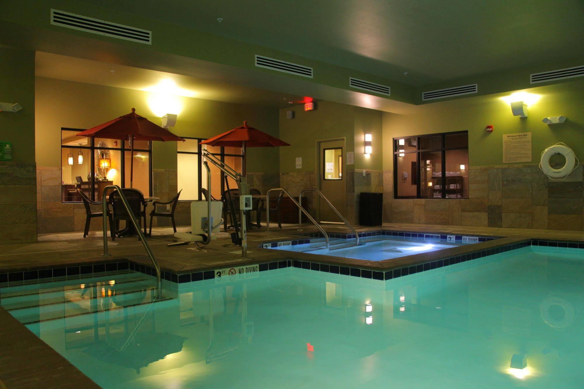 Little Missouri Inn & Suites Watford City Экстерьер фото