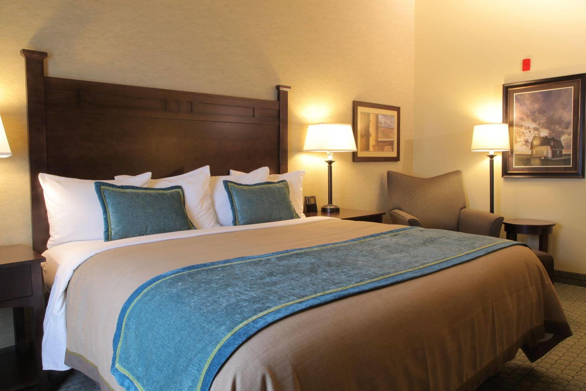 Little Missouri Inn & Suites Watford City Экстерьер фото
