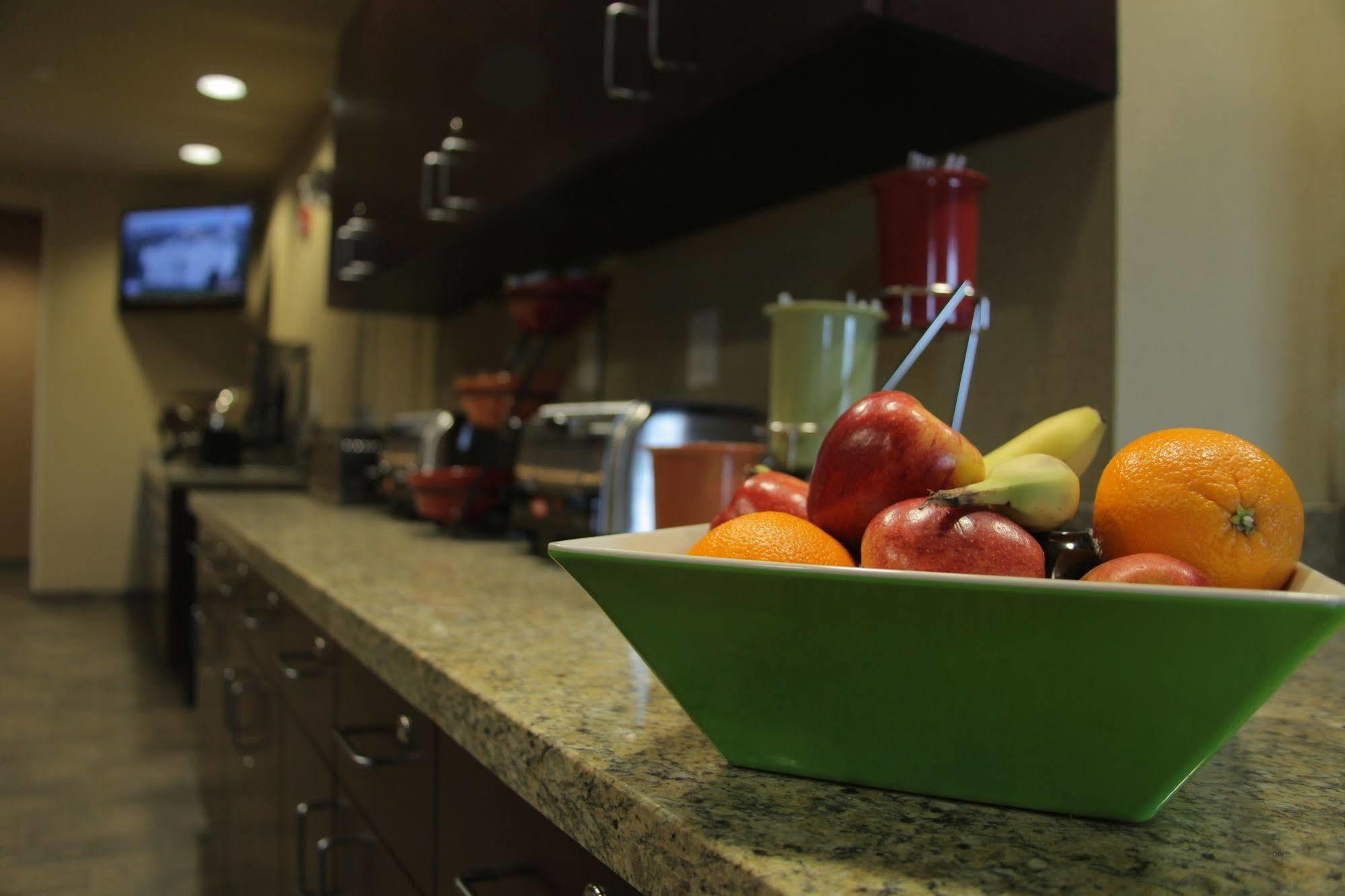 Little Missouri Inn & Suites Watford City Экстерьер фото